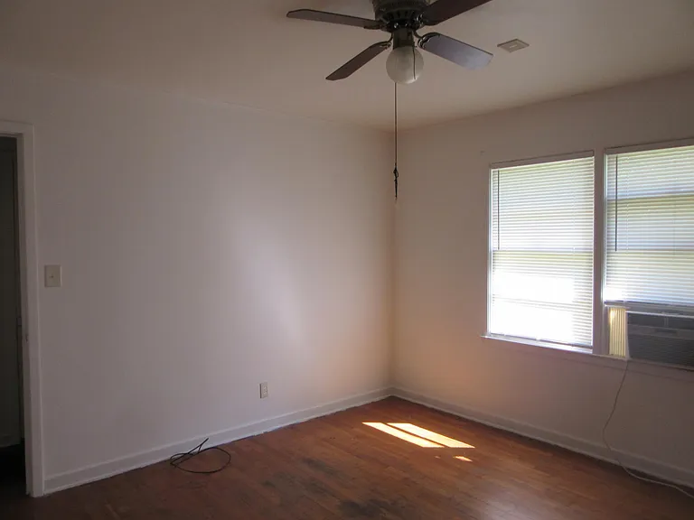 1107 Slater St #1/2 — Photo 6