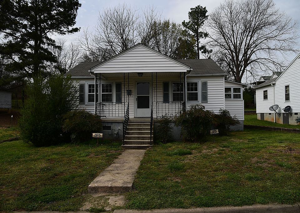 1st image of 124 Powell Ave