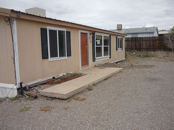 2nd image of 818 Kopra St