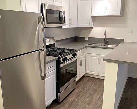 4th image of 933 Wilcox Ave #5A