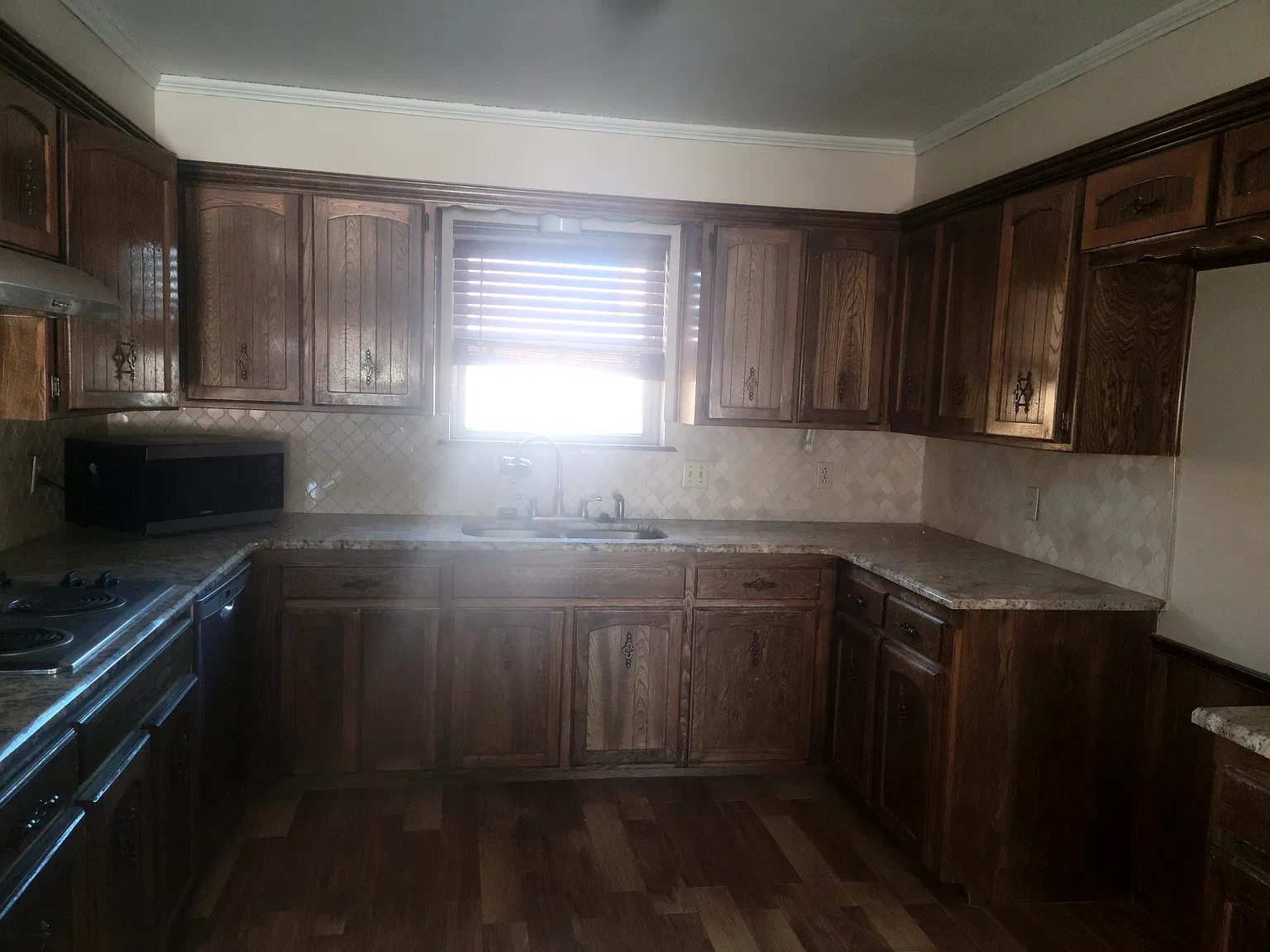 3 bed, 2100 sqft, $1,800 — Photo 4