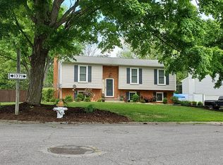 3891 Hyde Park Dr, Roanoke, VA 24018