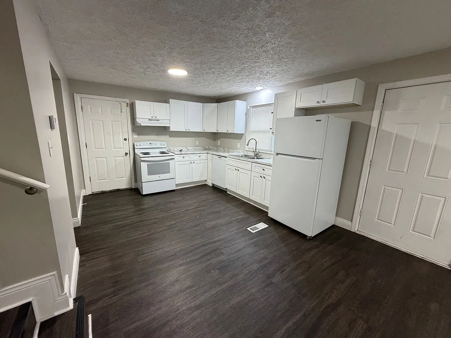 306 Oak St — Photo 4