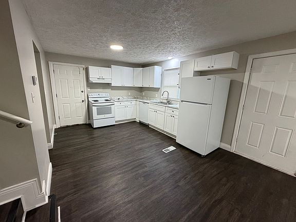 4th image of 306 Oak St