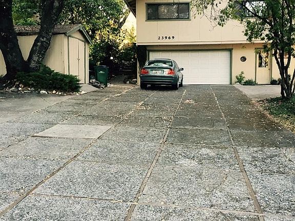 2nd image of 23969 Oakmont Way