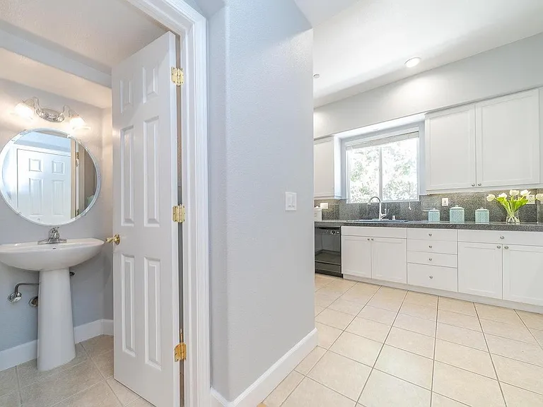 117 Serenity Pl — Photo 24