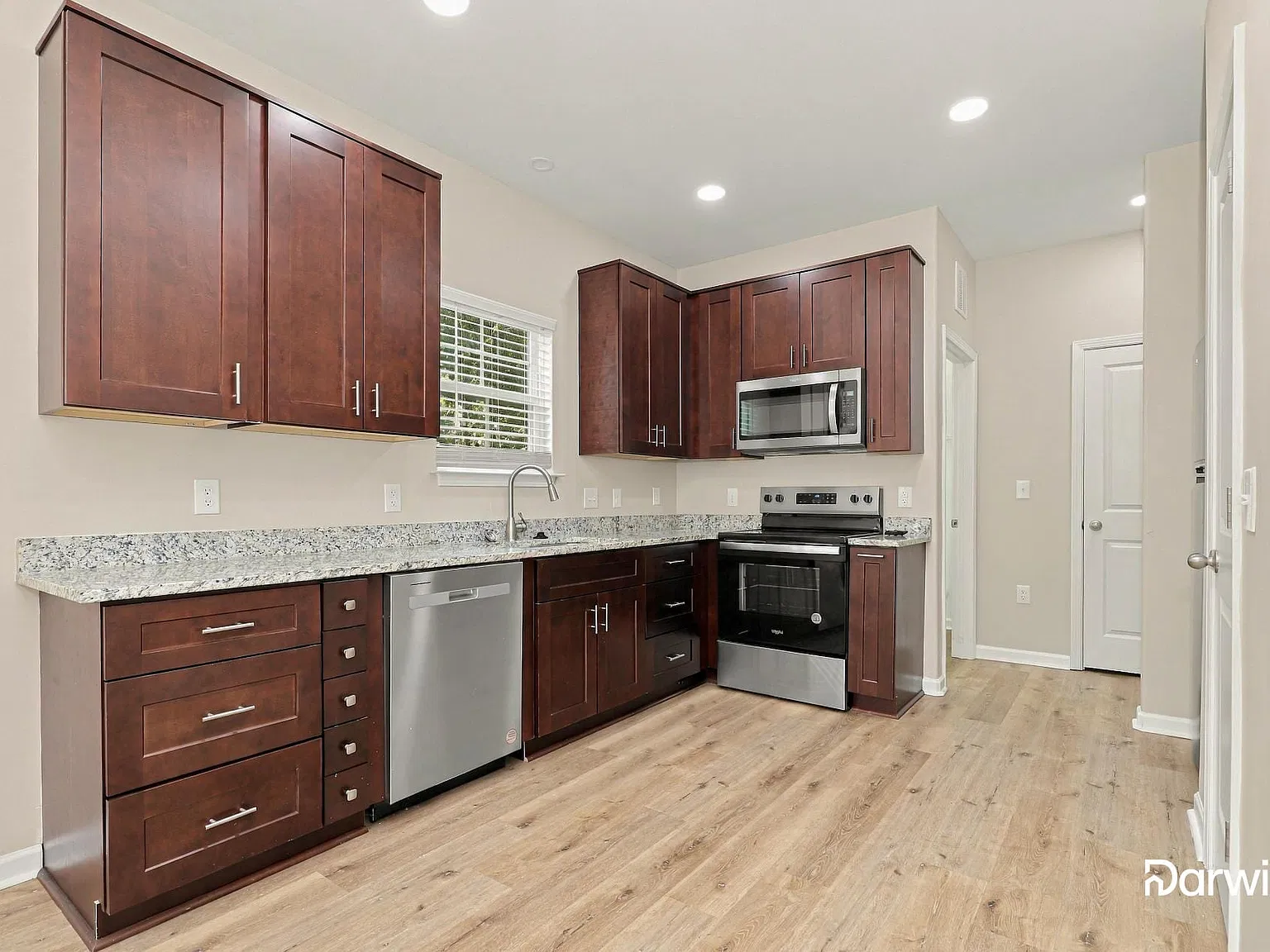 4 bed, 2.5 bath, 1715 sqft, $2,055 — Photo 4