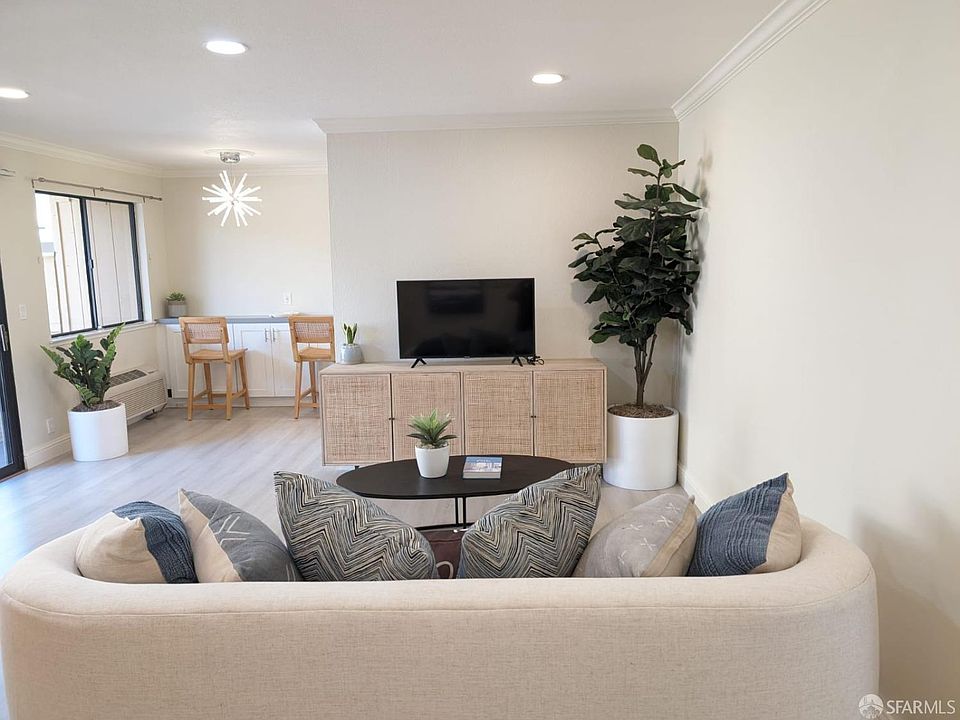 1st image of 952 Kiely Blvd Unit A
