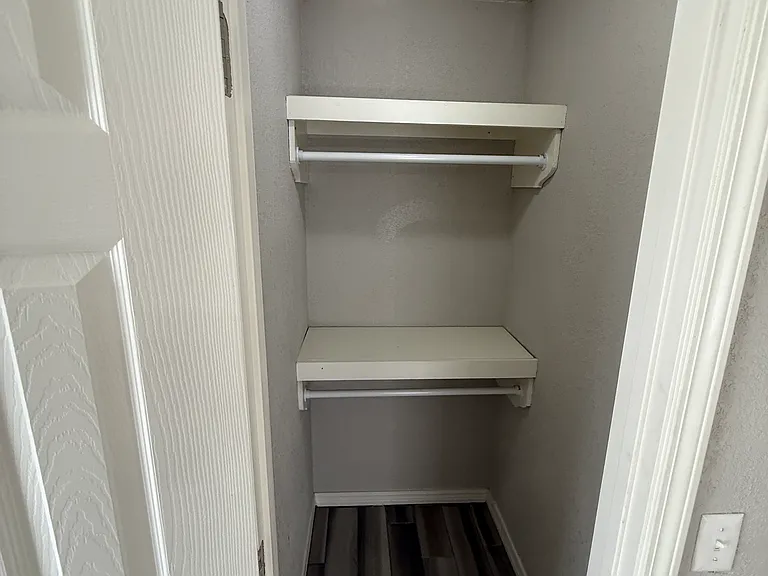 819 Hardy Springs Cir #D — Photo 2