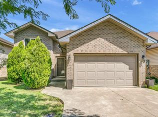2512 Norcrest Ave, Windsor, ON N8P 1V3