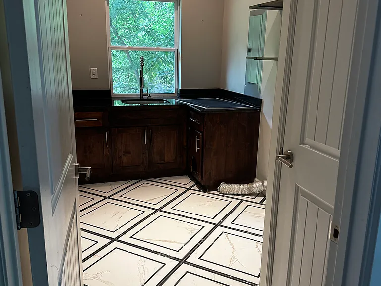 1215 N Cheyenne Ave — Photo 8