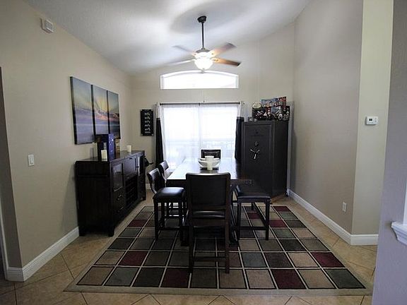 2nd image of 105 Oak Point Pl