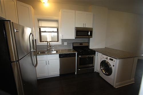 2nd image of 2539 W Carmen Ave #1FR