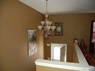5th image of 53 Ackerly Ln