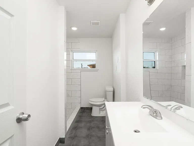 Dellview Crossing Apartments — Photo 39