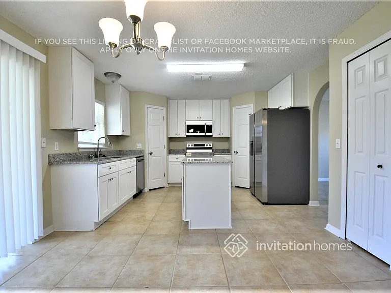 2210 Brookshire Cir — Photo 5