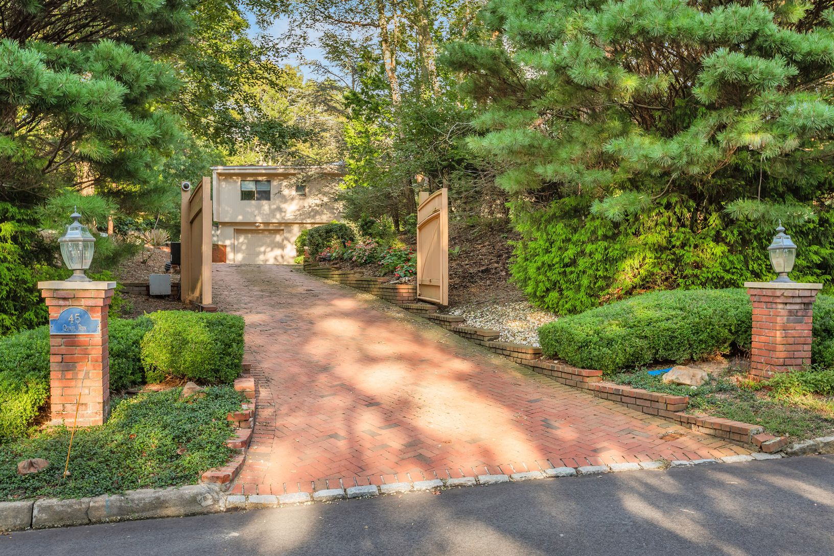  4 BEDROOM POOL TENNIS SPA
