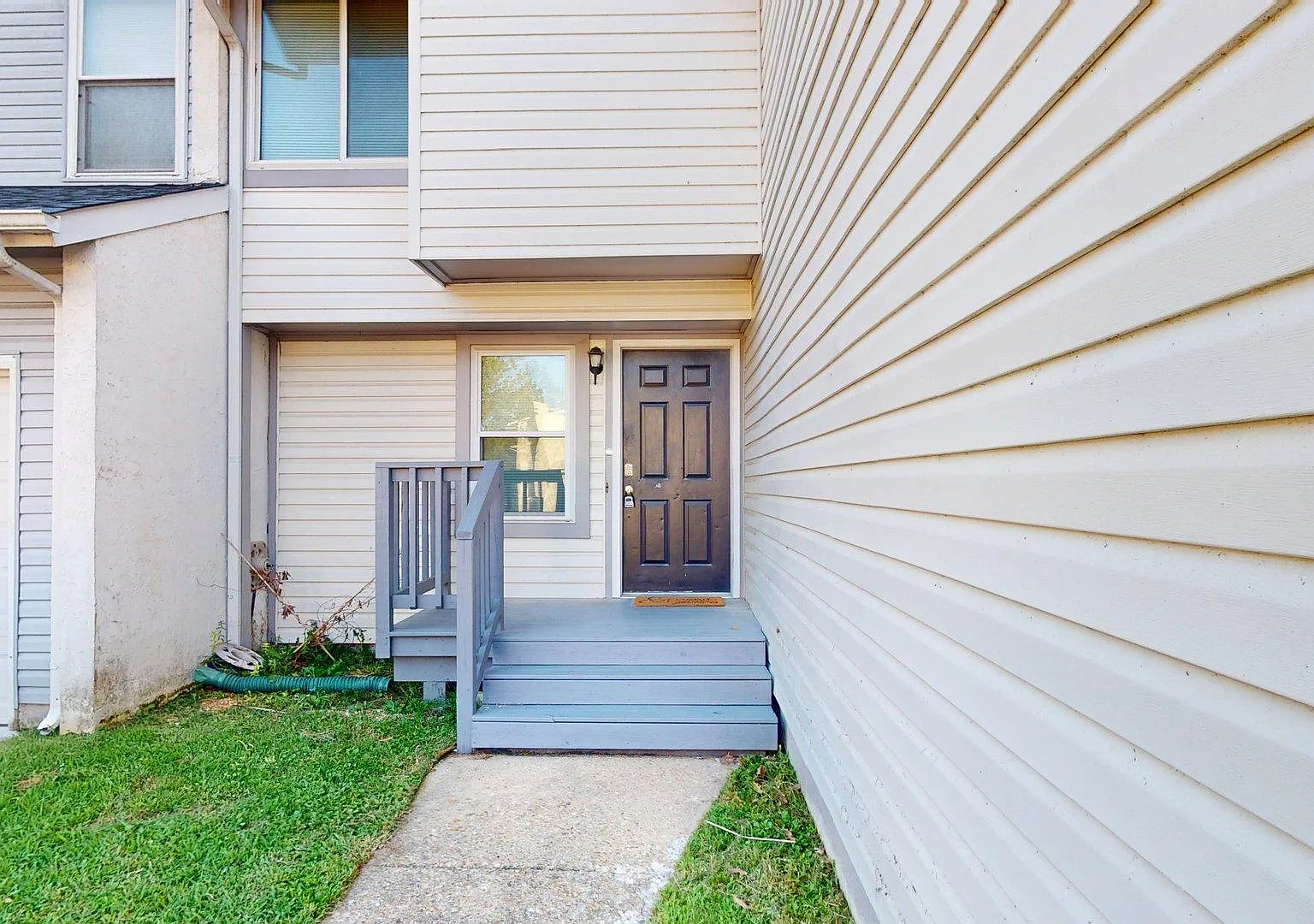 3 bed, 2.5 bath, 1406 sqft, $2,195 — Photo 2