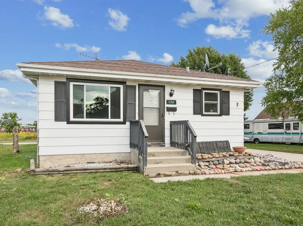 1311 S 31st St, Manitowoc, WI 54220