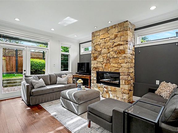 3rd image of 2622 Shelbourne St #4