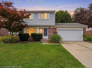 41462 Simcoe Dr, Canton, MI 48188