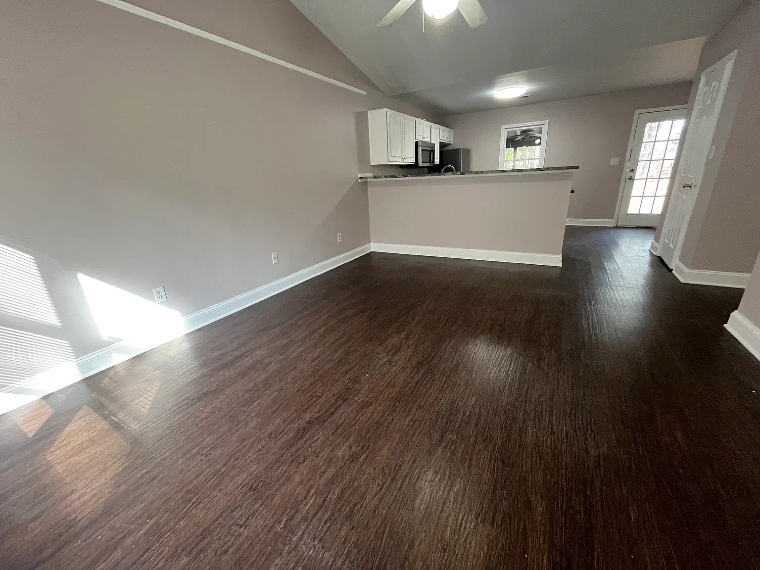 3 bed, 1420 sqft, $1,750 — Photo 4