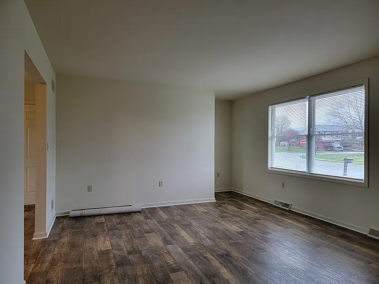 3 Abbey Ln — Photo 3