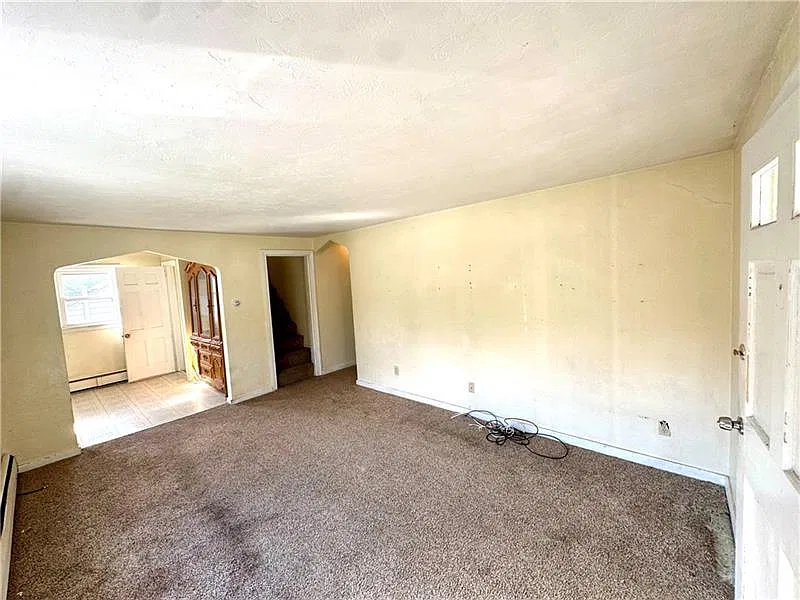 Fully Renovated 4 Bedroom / 1 Bath Home in Upper St Clair - Sec 8 Approved — Photo 2