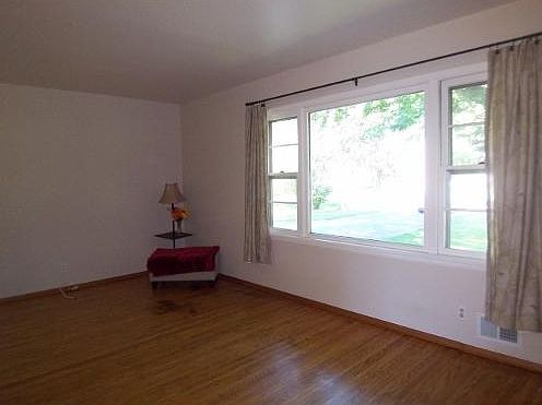 4th image of 411 North Ave