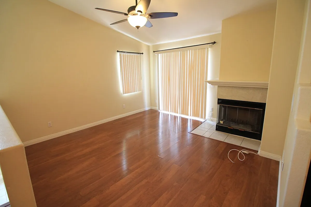 Building Photo - 12878 Carriage Heights Way