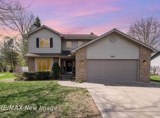 302 E Chapel Ln, Midland, MI 48642