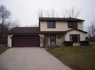 986 Oak Park Dr, Roanoke, IN 46783