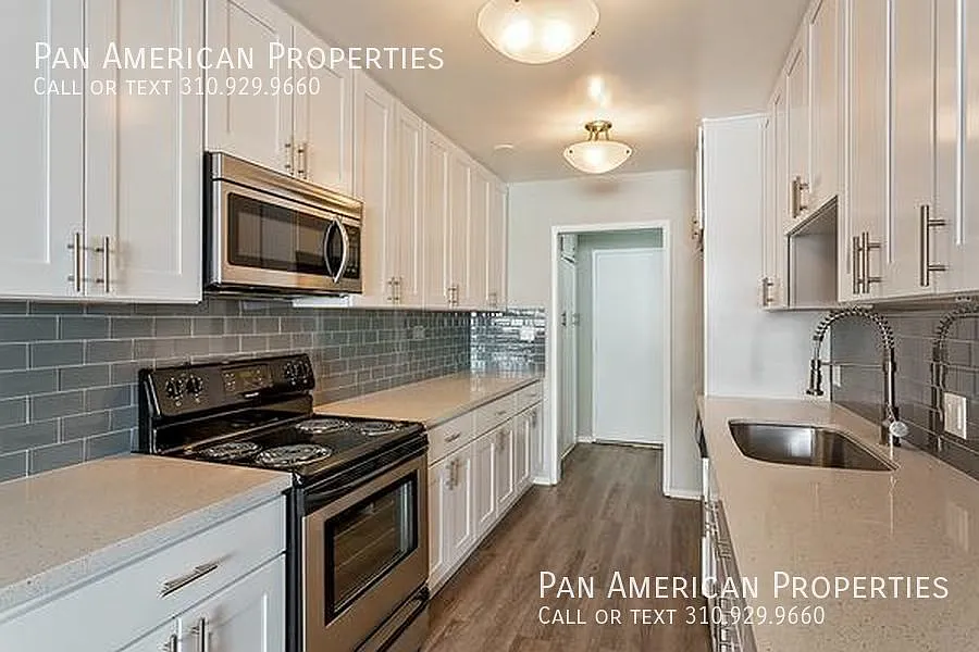 2 bed, 1000 sqft, $3,195 — Photo 2