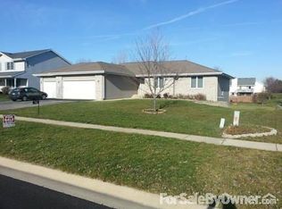 812 Stephanie Ln, Winnebago, IL 61088