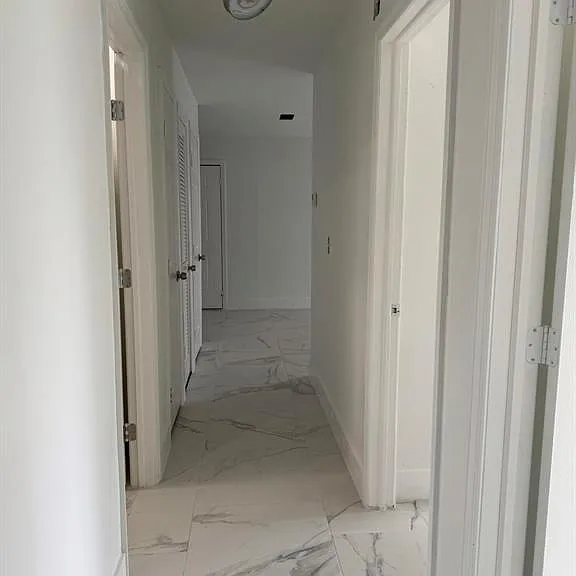 501 SW 83rd Ave — Photo 2