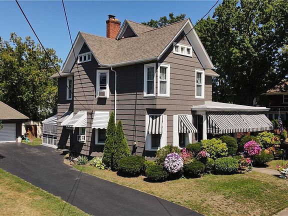4th image of 296 Wheatfield St