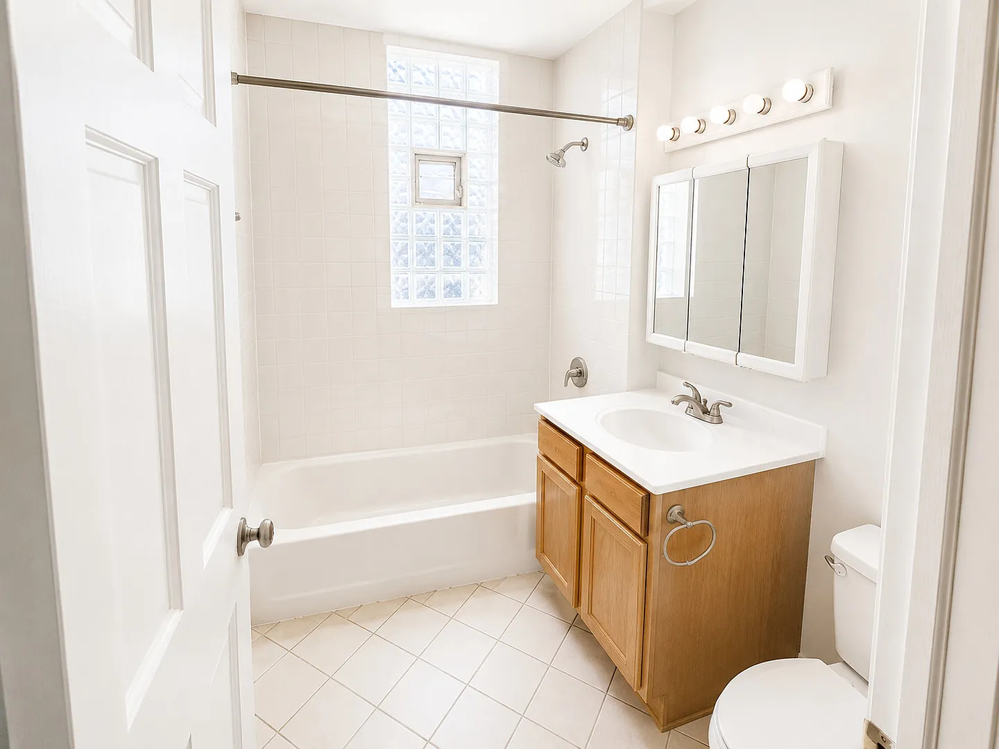 2 bed, $2,000 — Photo 4