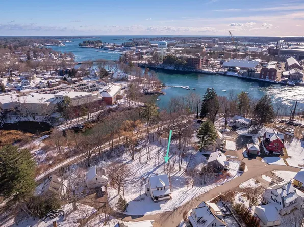 36 Traip Avenue, Kittery, ME 03904