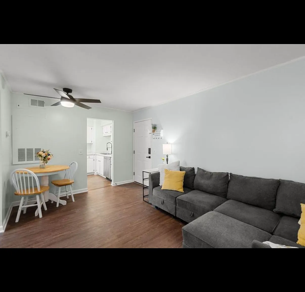 2 bed, 750 sqft, $1,900 — Photo 2