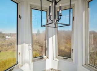 33 Red Bridge Rd, Center Moriches, NY 11934