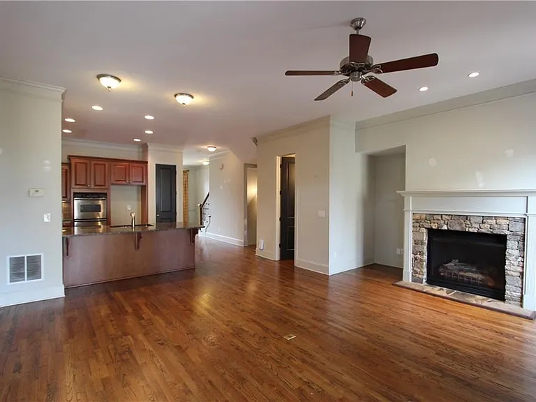 160 Ridge Way — Photo 9