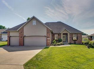 3220 N Laurel Ave, Springfield, MO 65803