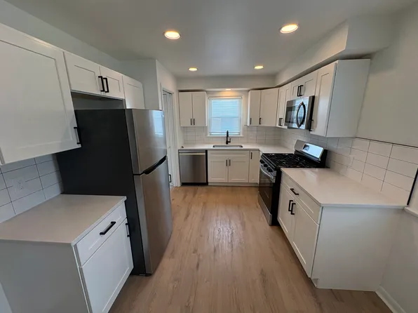9609 Alexander Rd, Garfield Heights, OH 44125