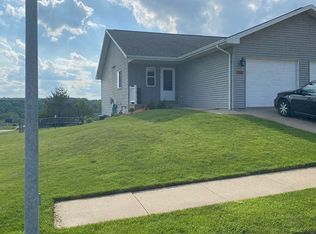 501 Sapphire Cir, Dubuque, IA 52001