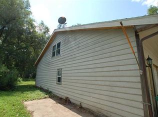 5555 SE Circle Dr, Carlisle, IA 50047