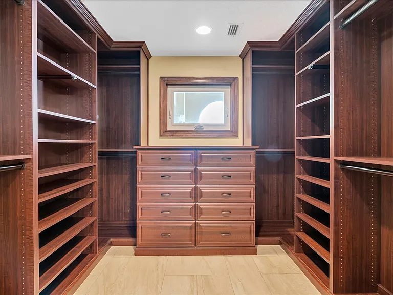 5810 Bahama Shores Dr S — Photo 24