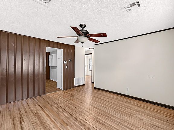 5th image of 1008 Waverly St