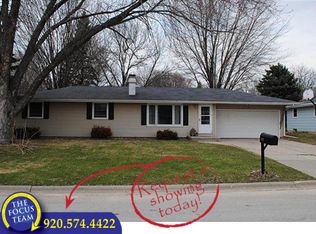 1376 View Ln, Green Bay, WI 54313