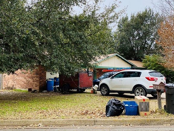 3rd image of 1700 Prince Dr