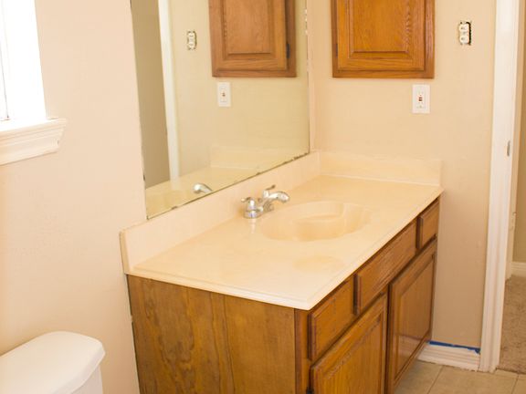2nd bathrooom